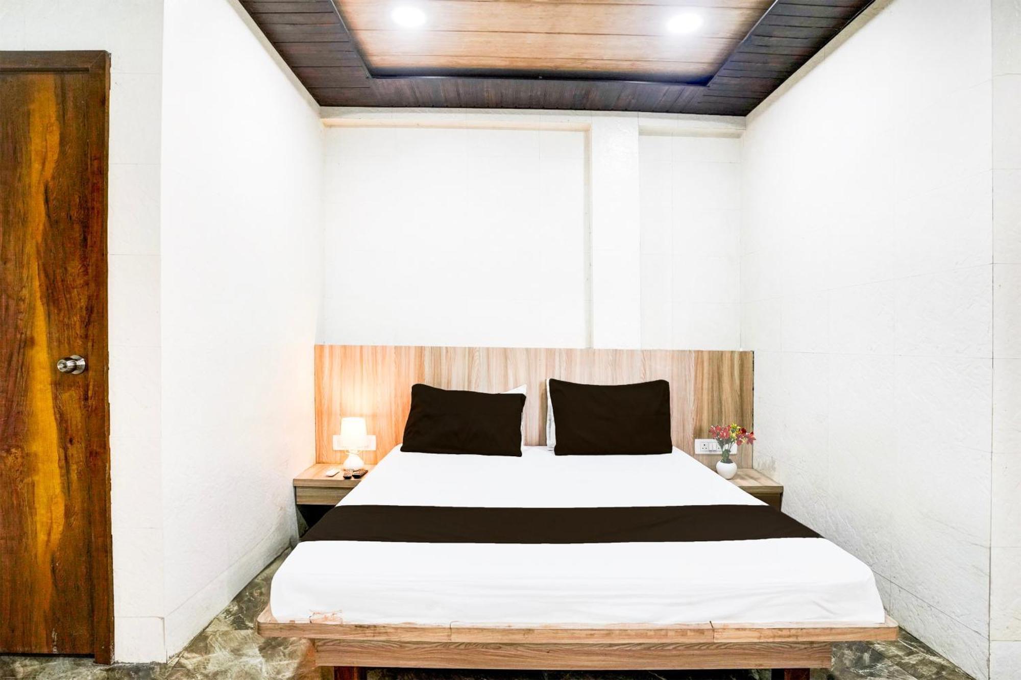 Super Hotel O Dombivali Formerly Pk Lodging Dombivli エクステリア 写真