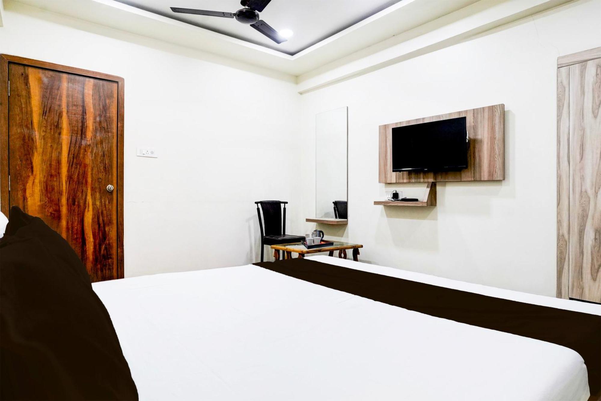 Super Hotel O Dombivali Formerly Pk Lodging Dombivli エクステリア 写真